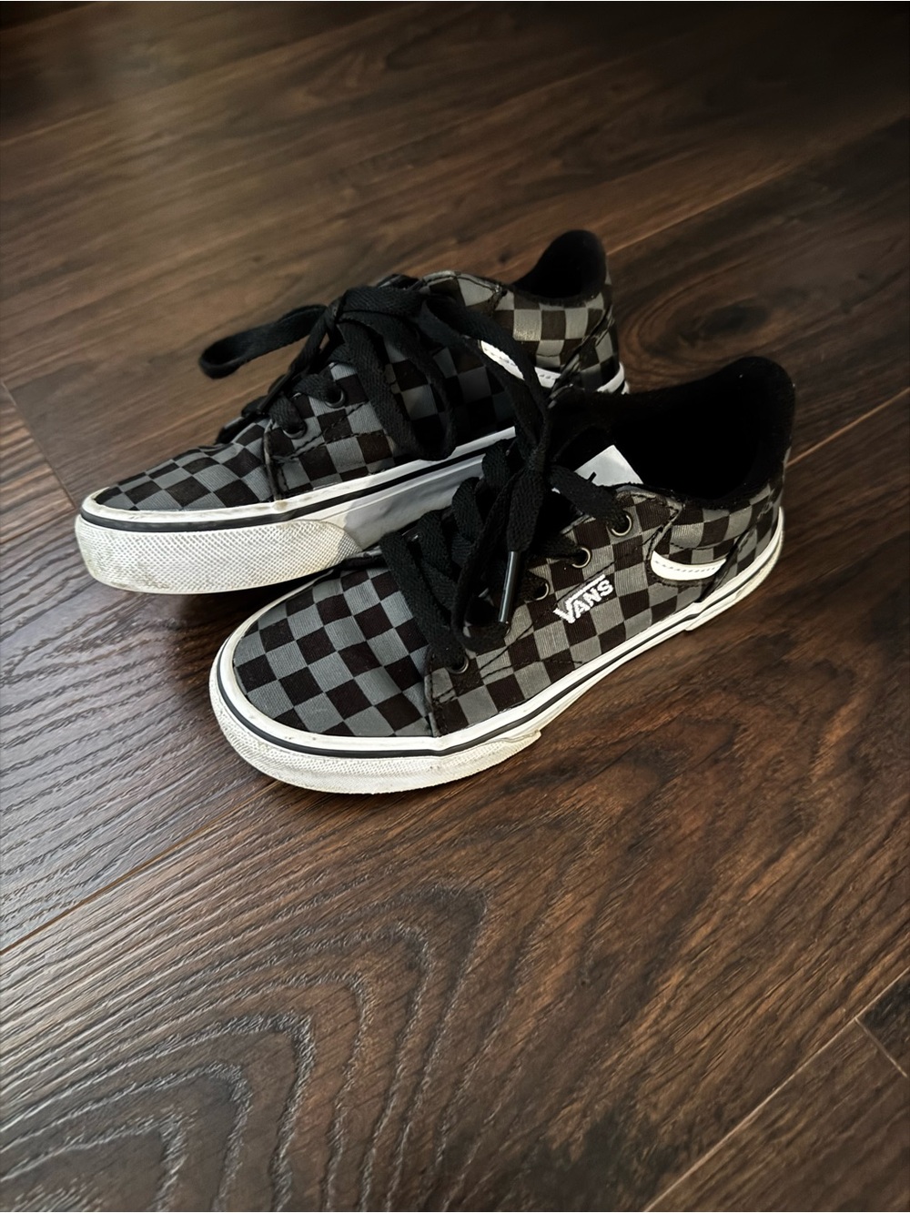 Vans Kids Checkerboard Low Top Sneakers in Black and Gray